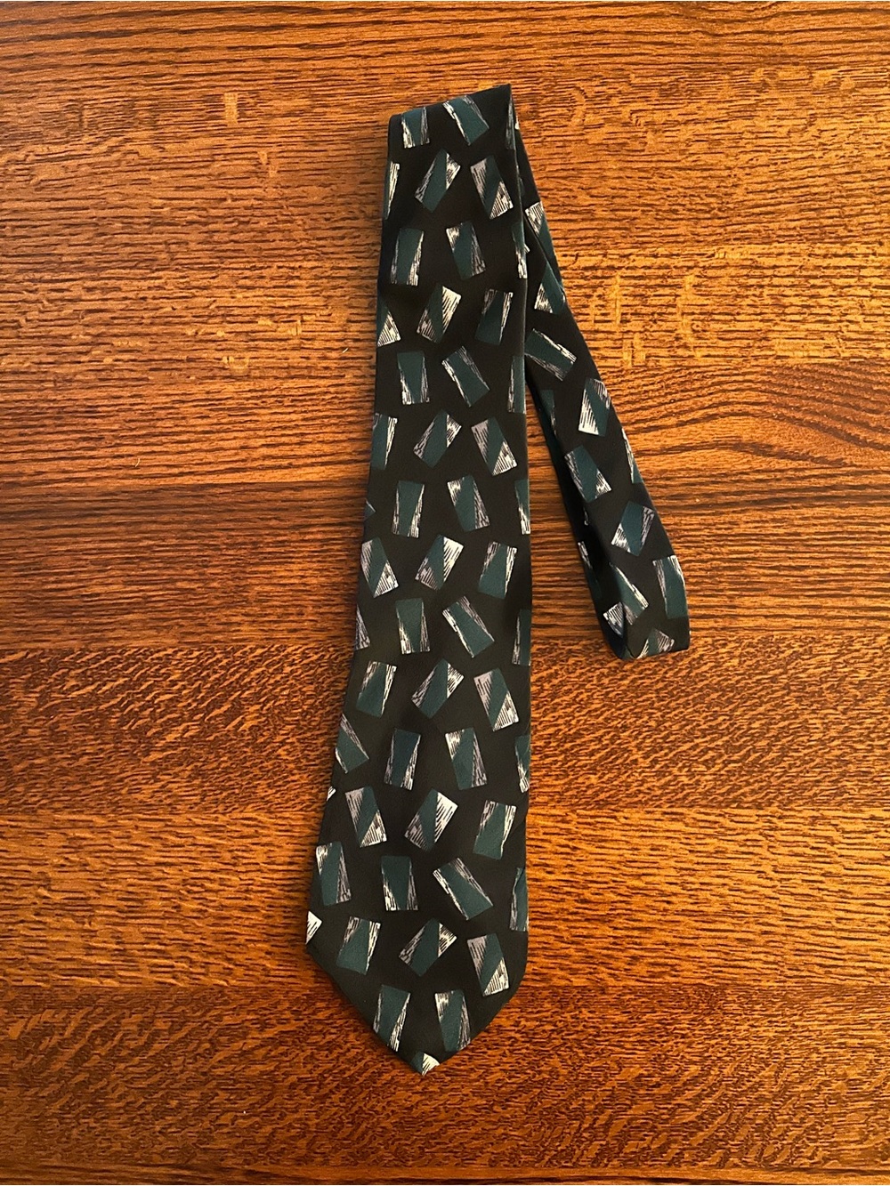 Halston III 100% Italian Silk Black Tie w/Geometric Pattern Vintage Luxury